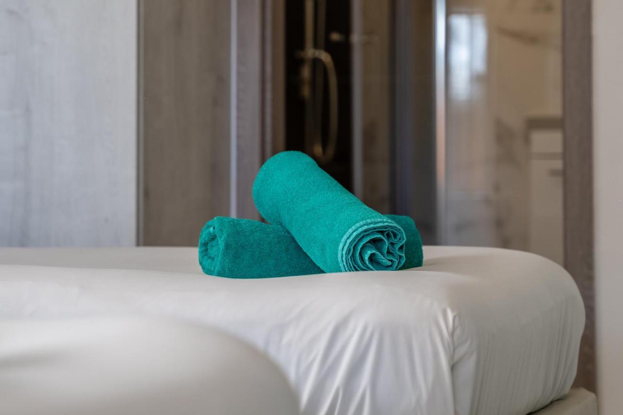 Sant Central Deluxe Apartments Айя Напа Екстериор снимка