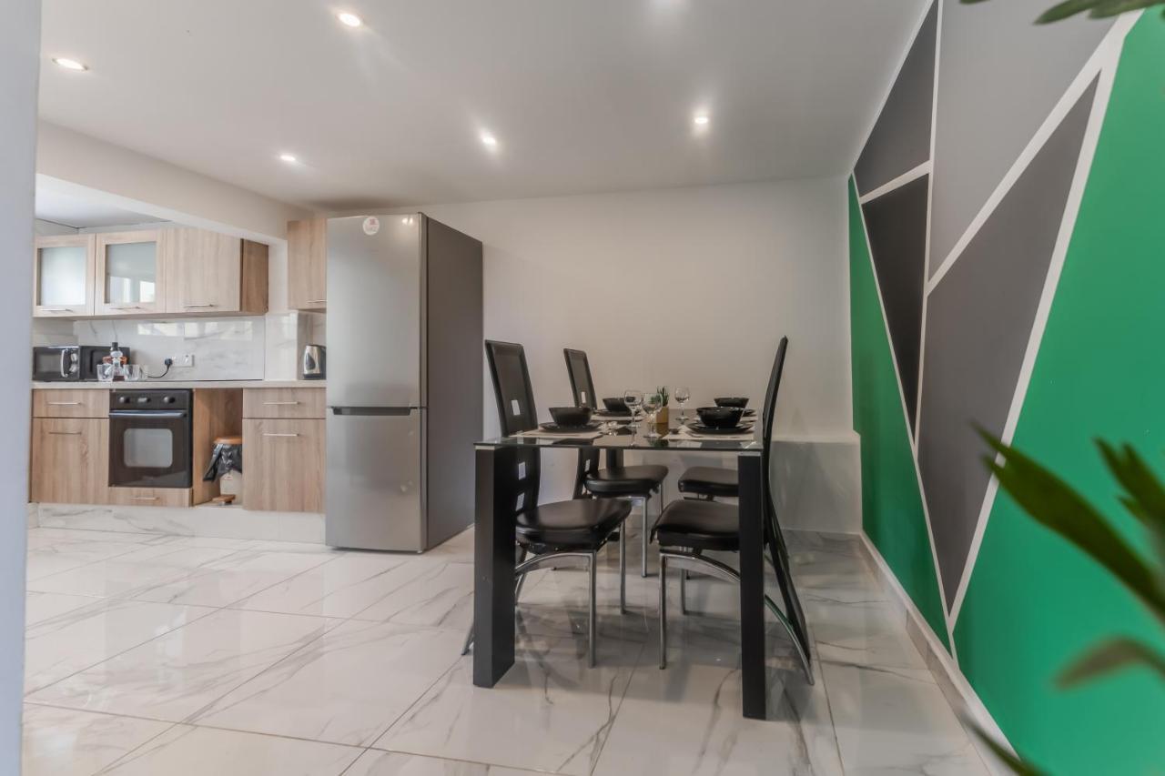 Sant Central Deluxe Apartments Айя Напа Екстериор снимка