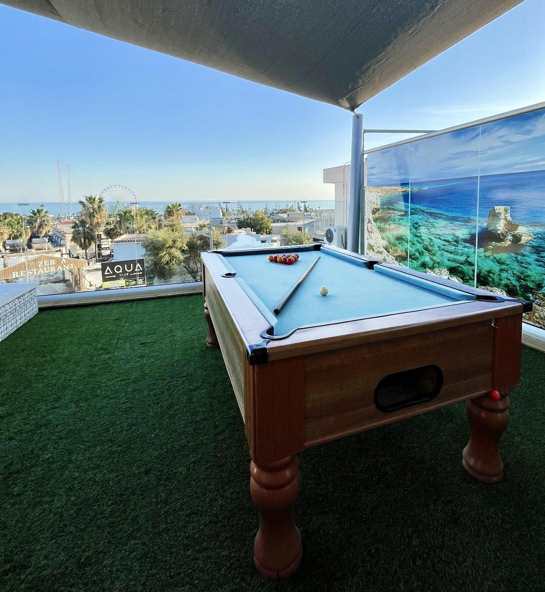 Sant Central Deluxe Apartments Айя Напа Екстериор снимка