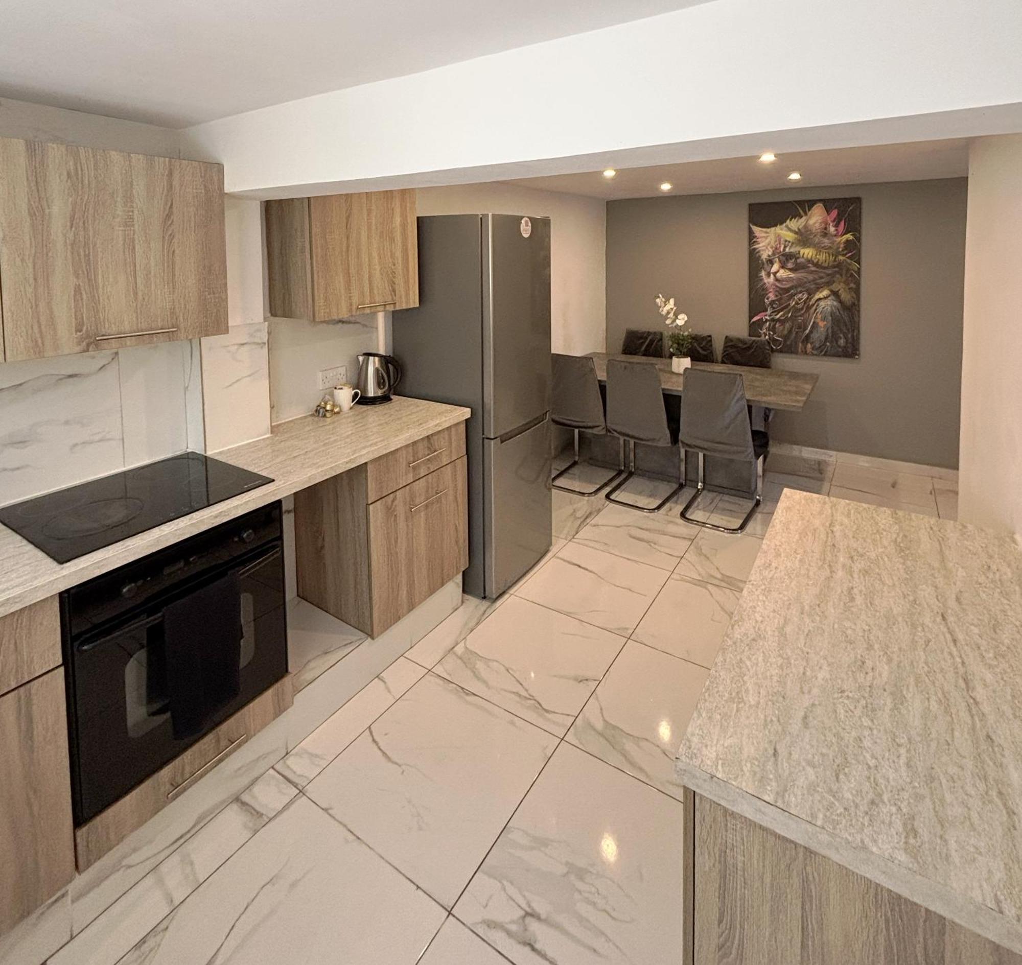 Sant Central Deluxe Apartments Айя Напа Екстериор снимка